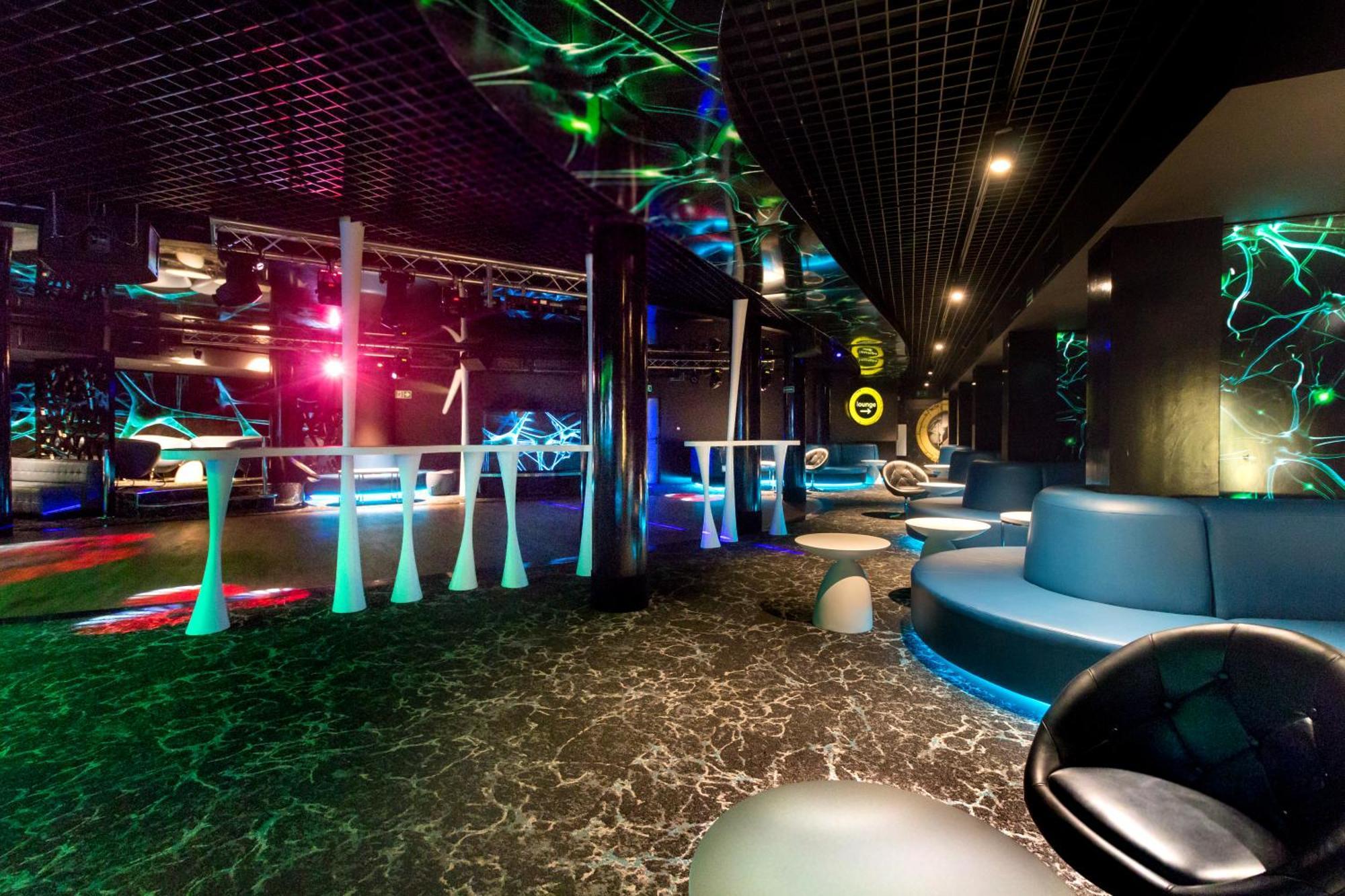 Hotel Aquarius Spa Kolobrzeg Exterior photo The interior of the nightclub