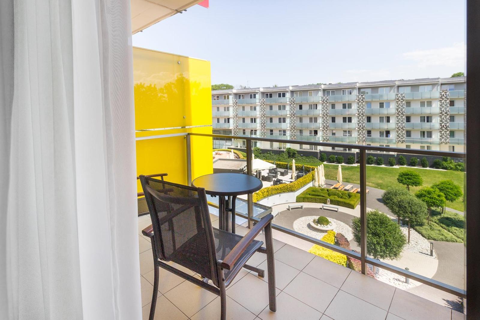 Hotel Aquarius Spa Kolobrzeg Exterior photo A balcony